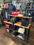LEVIS CAEN